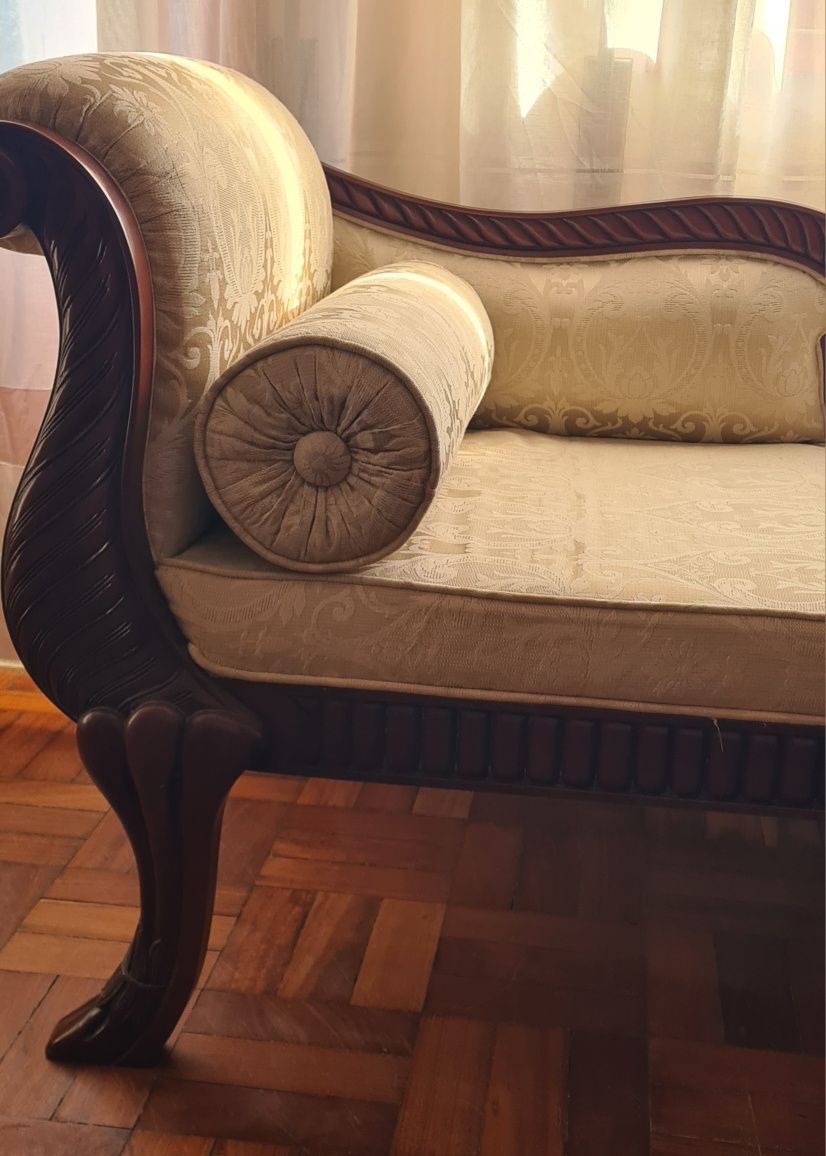 Chaise-longue clássico; sofá poltrona.