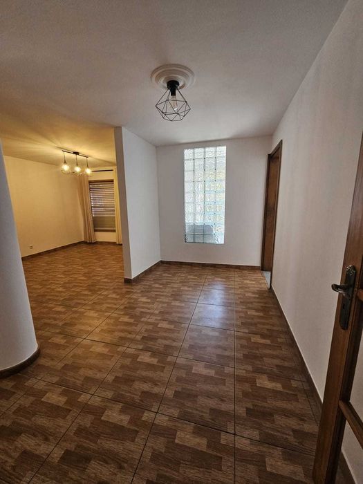 Apartamento T4 para arrendamento no Porto