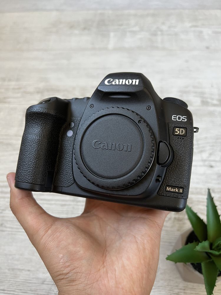 Canon 5D Mark II пробіг 12 тис.