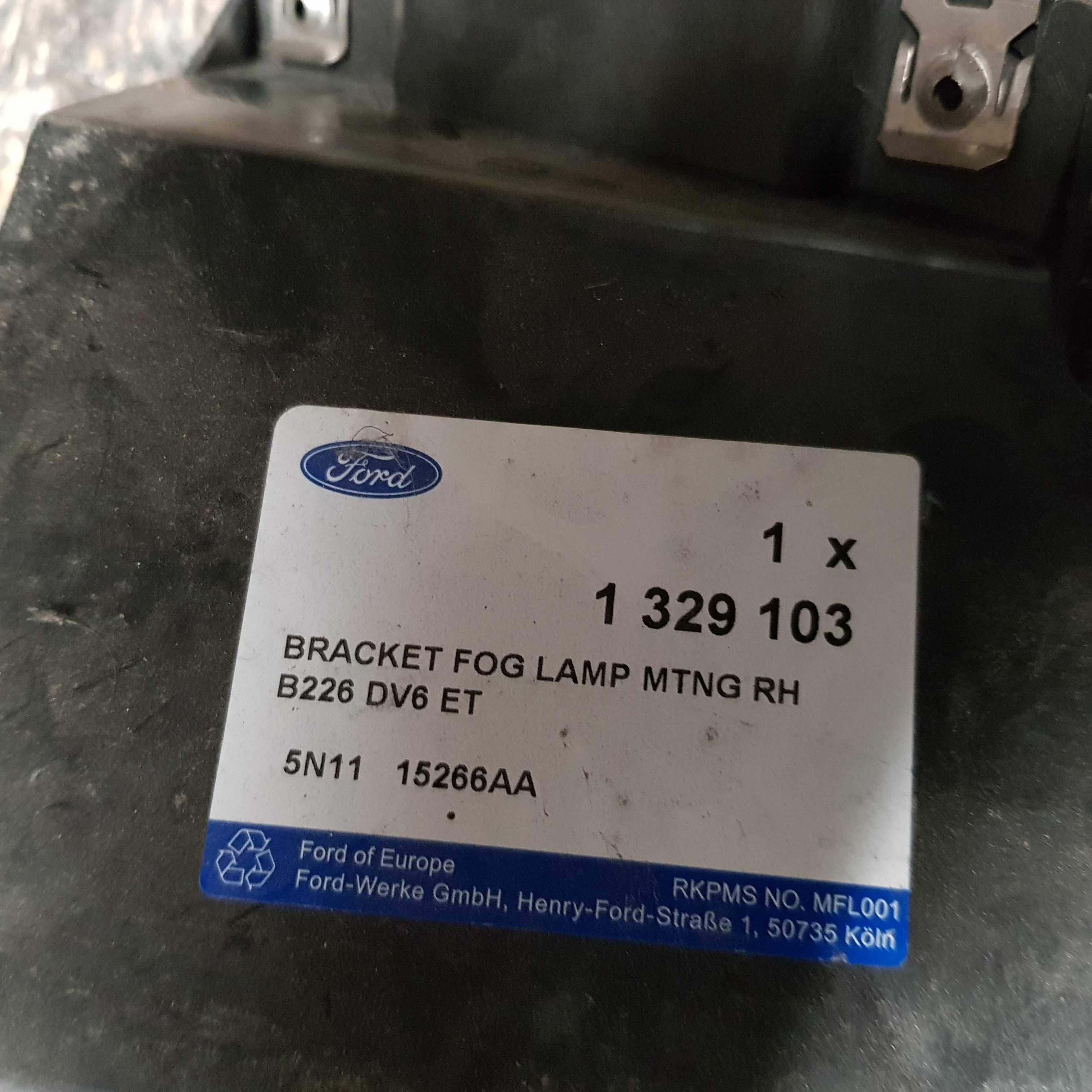 ramka mocowanie halogenu Ford Fusion lift