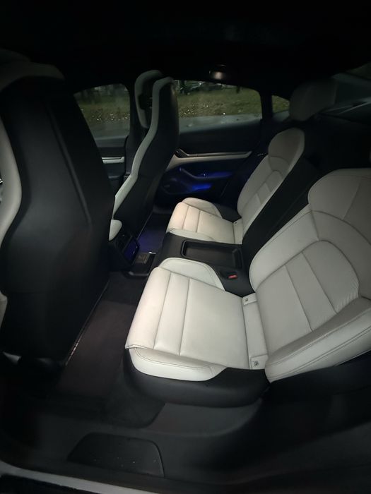 Продам Porche Taycan 2020