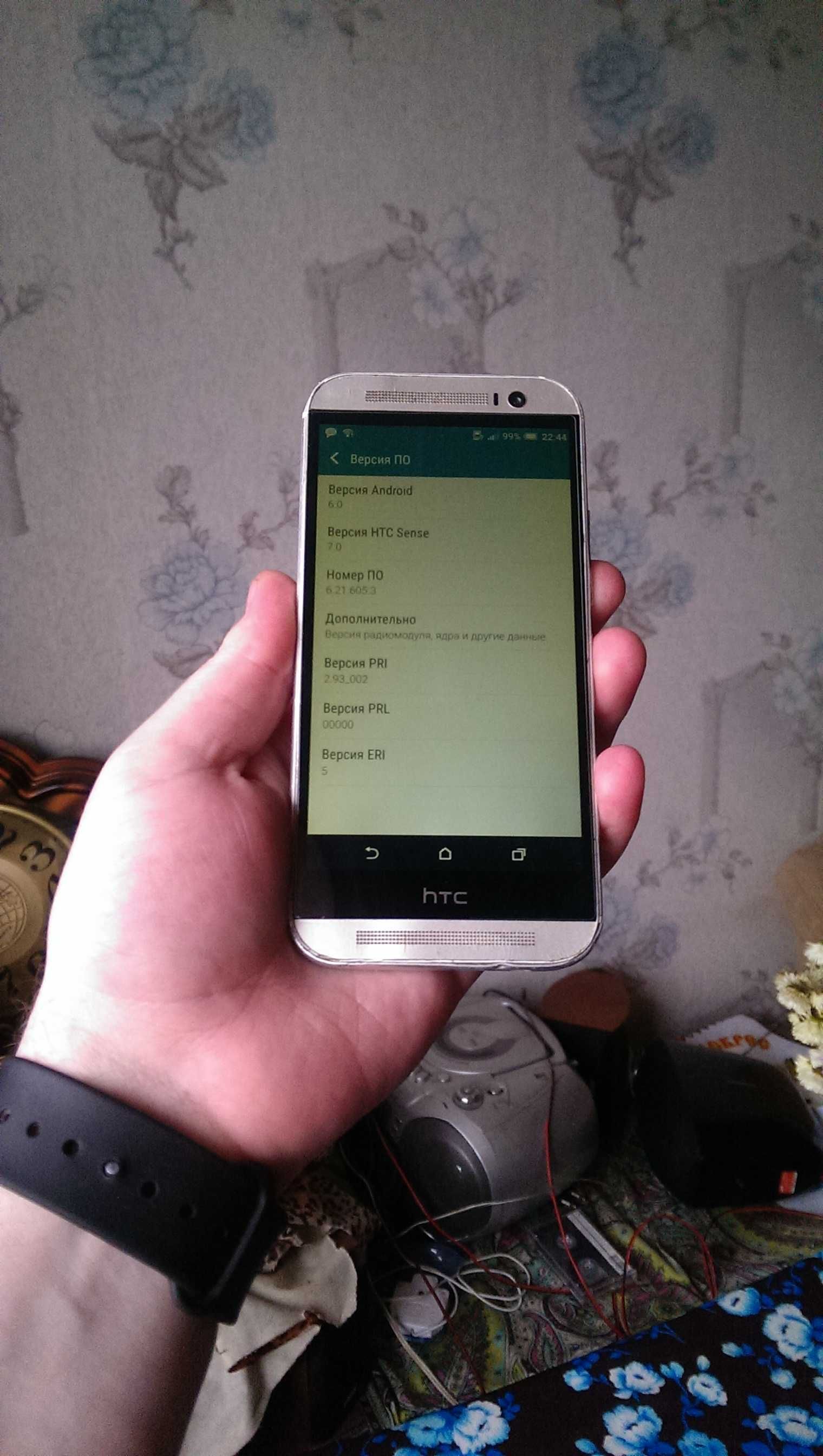 Супер Смартфон HTC One (M8) - 32Gb, NFC, стерео звук HTC BoomSound