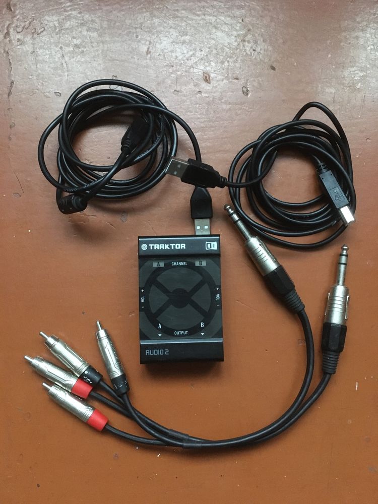 Native Instruments Audio 2 DJ