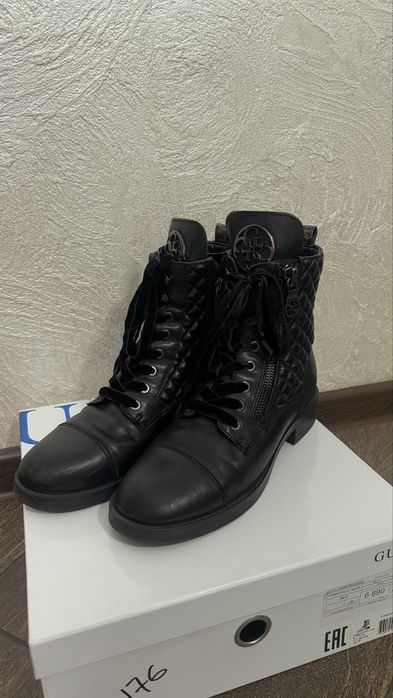 Ботинки Guess оригінал / жіночі 38.5-39р.
