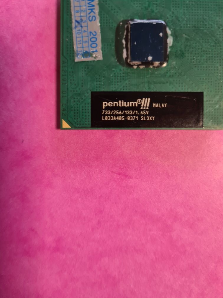 Procesor INTEL Pentium III 733Mhz SL3XY PGA370