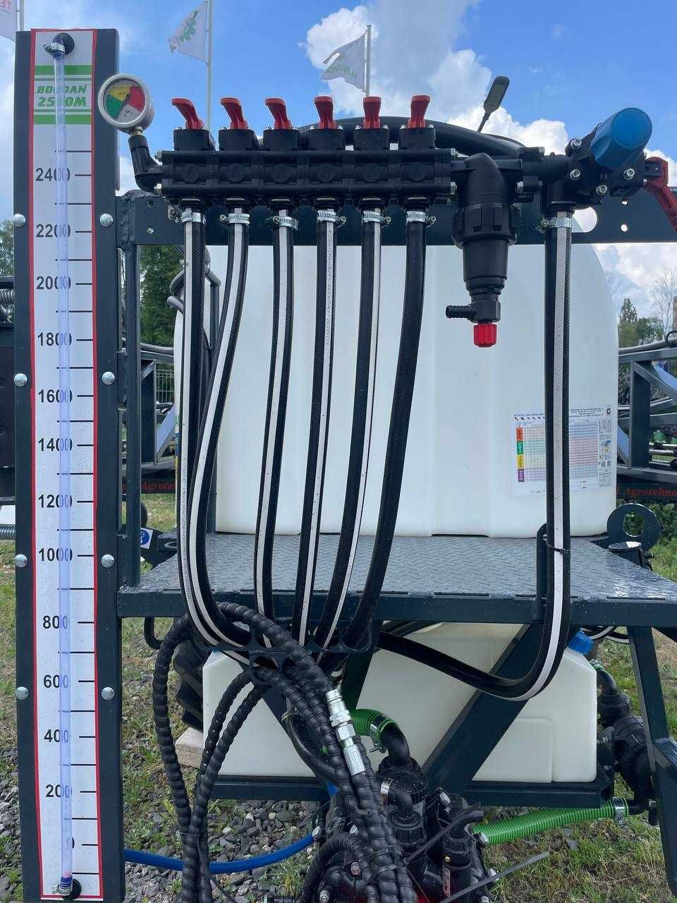 Обприскувач Богдан 2000-3000л (оприскувачь обприскувачь опрыскиватель)