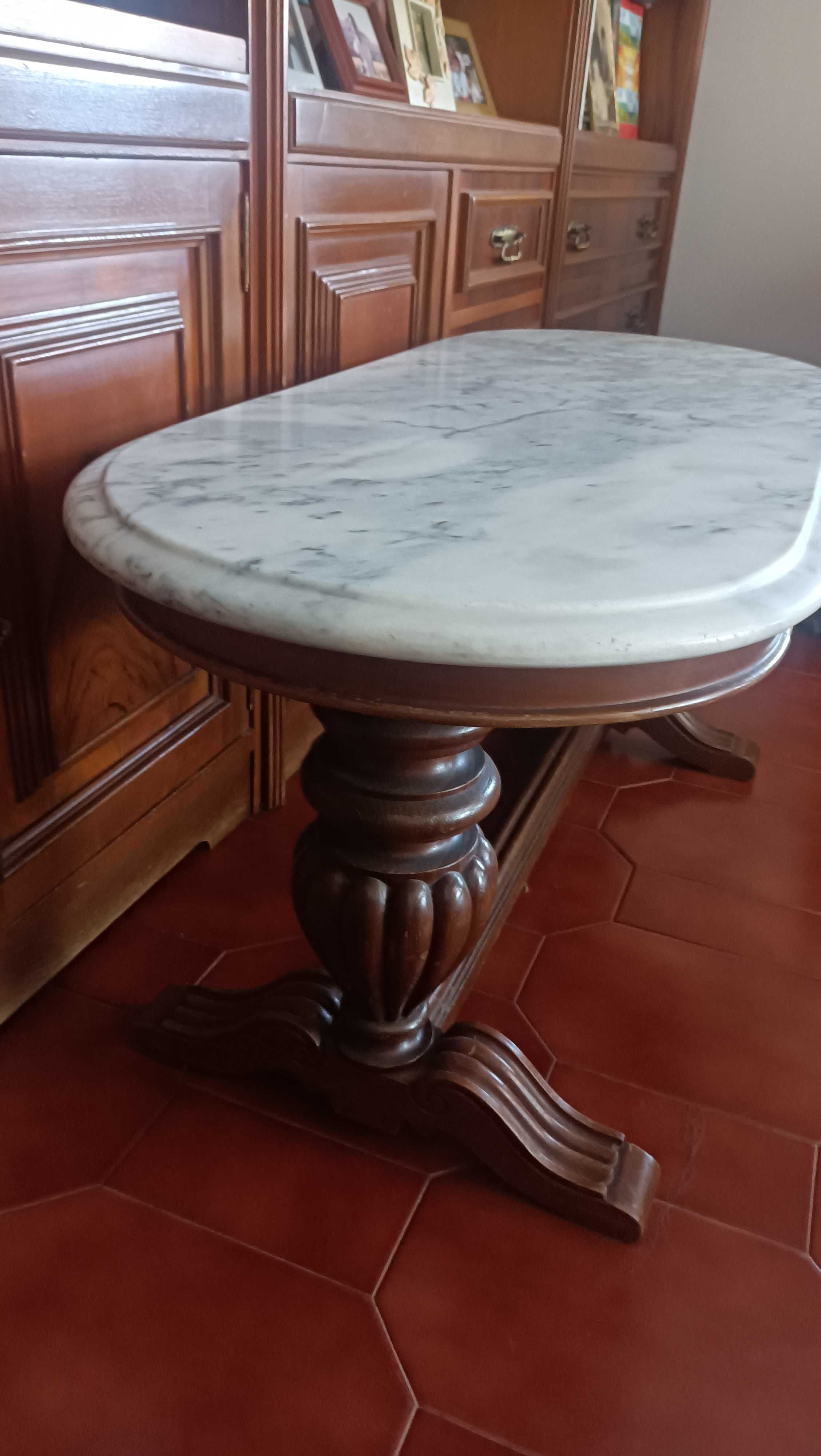 Mesa de Centro de Mármore - Sala