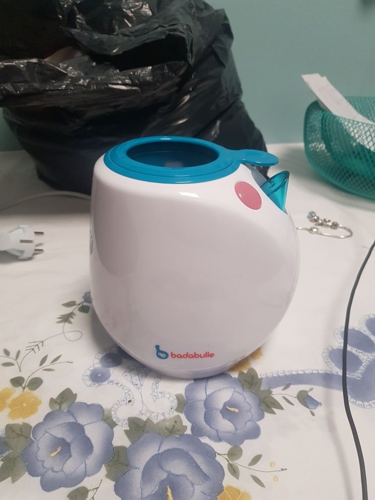 Aquecedor para biberons da marca Badabulle.