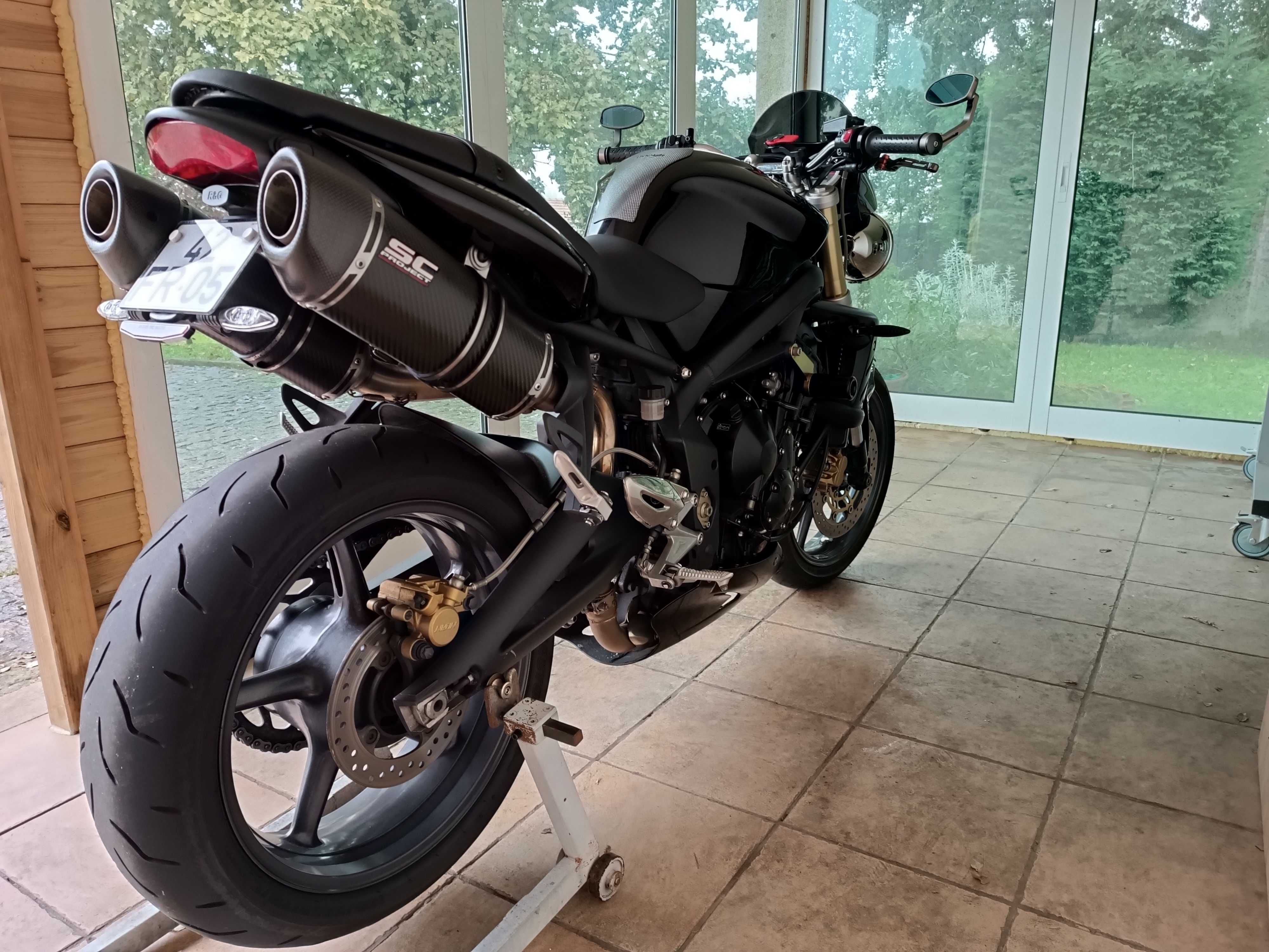 Triumph street triple 675