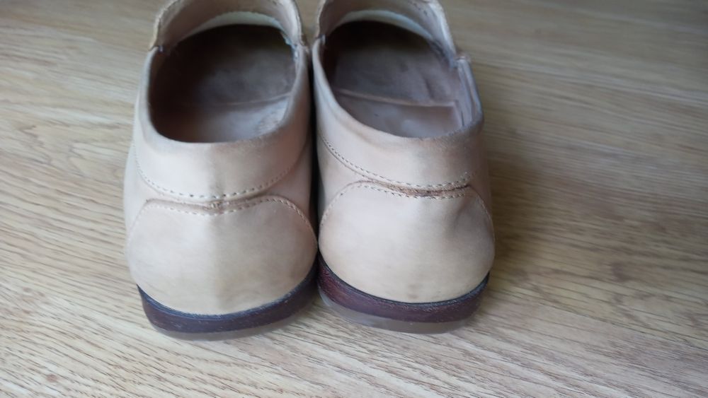 Daniel Hechter beżowe mokasynu ze skóry rozm 5