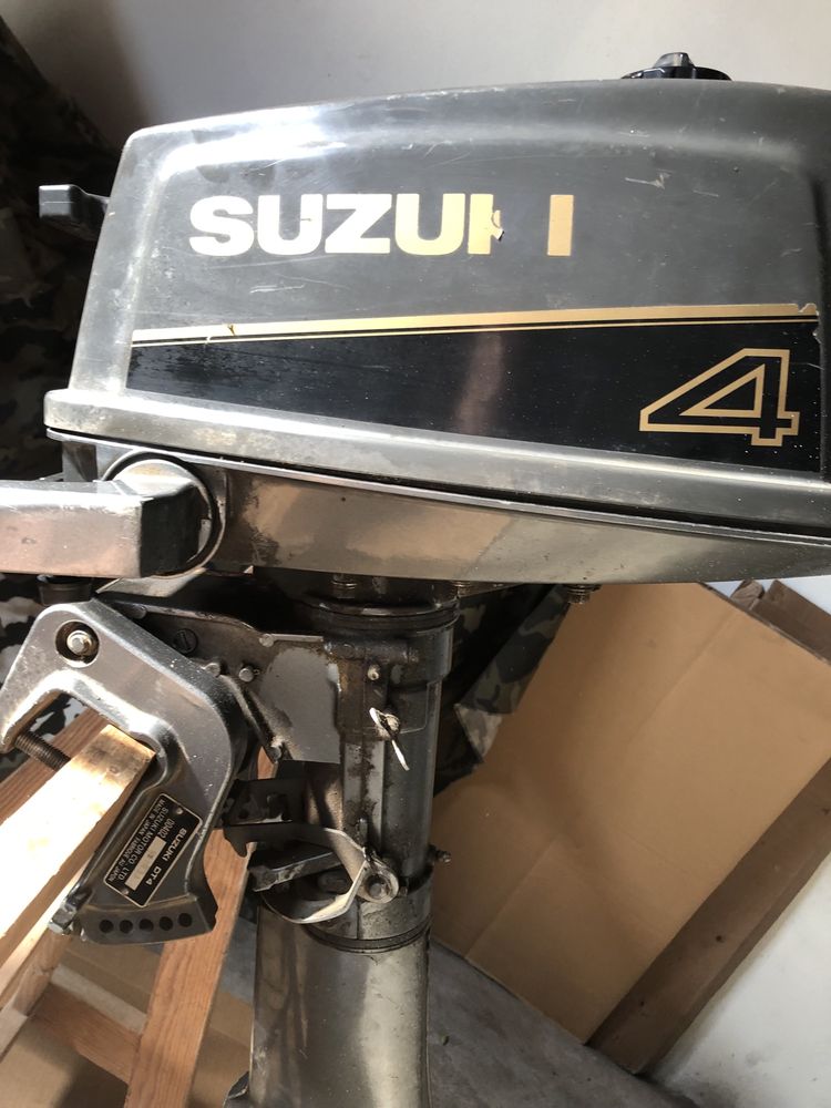 Motor barco susuki  4cv