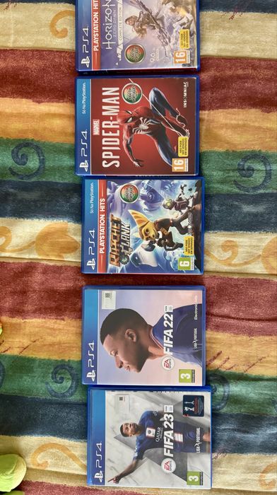 PS4 SLIM 500GB+2 comandos+5 jogos+Bolsa transporte