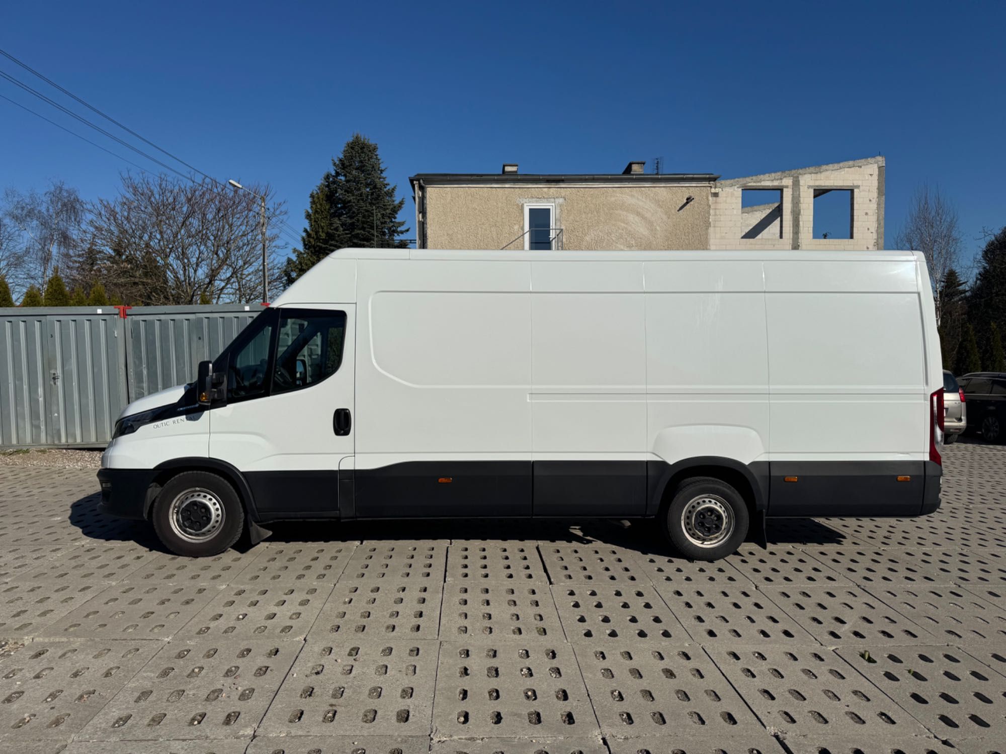 Wynajem I Bus dostawczy I Iveco Daily I L4H2 I Poznań