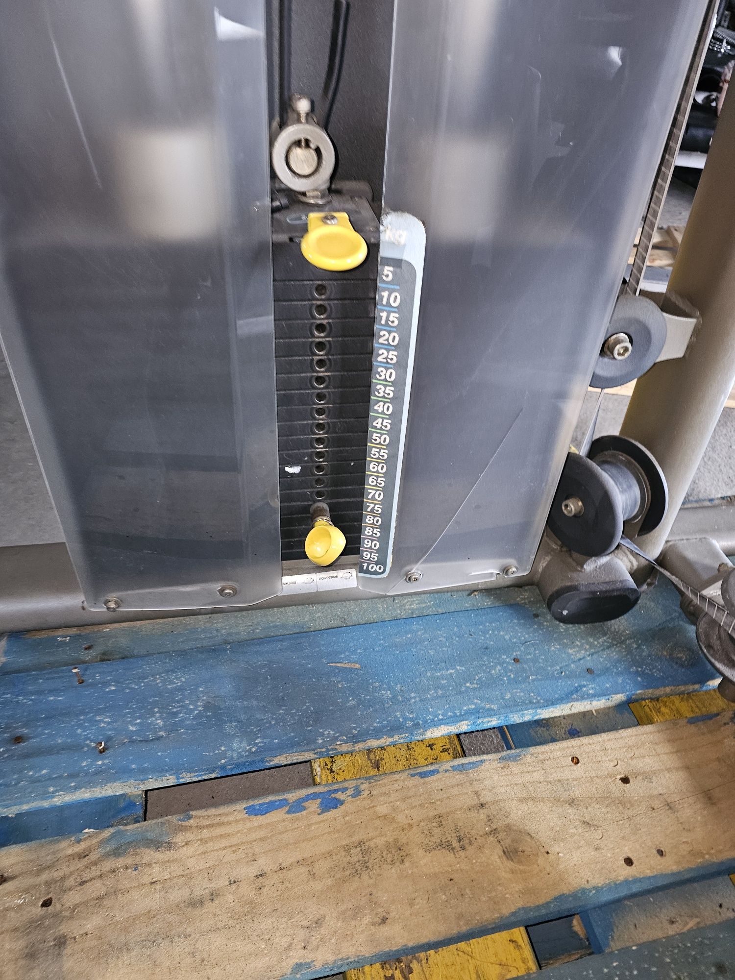 Maszyna na plecy tricepsy SEATED LAT PULLDOWN pulse technogym hes olym
