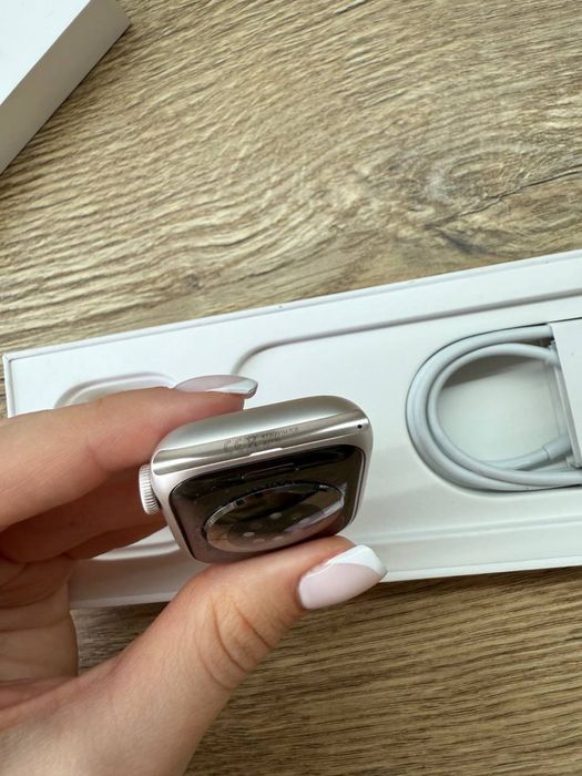 Apple Watch Series 8 41 MM Starlight GPS як новий