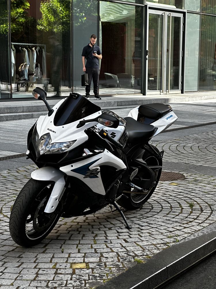 Suzuki GSX-R 750 K9