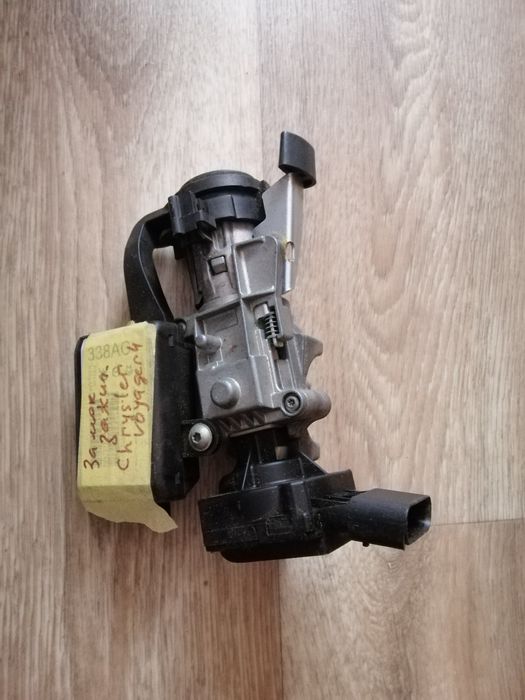 замок зажигания  chrysler voyagee 4