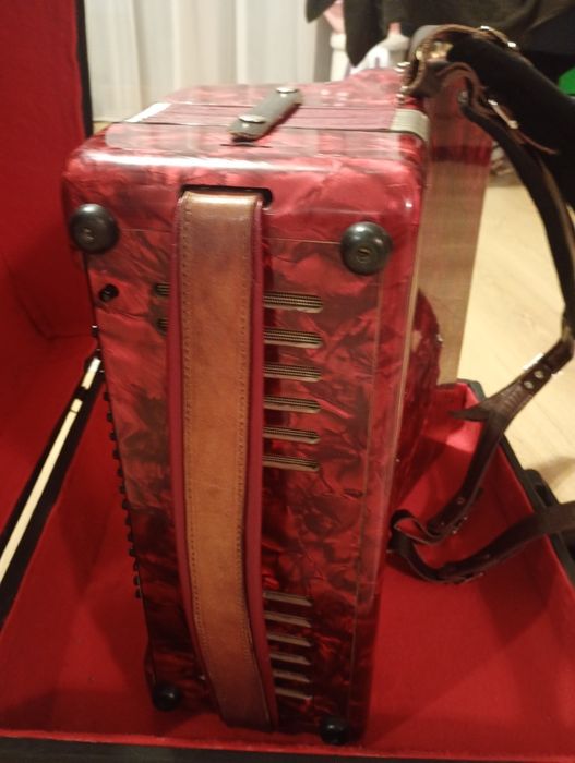 Akordeon WELTMEISTER STELLA 96 basów 4chóry