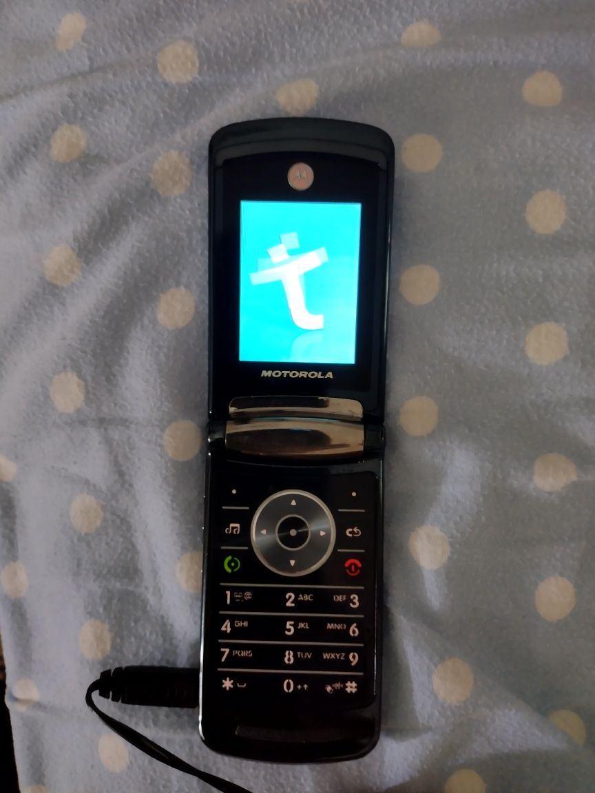 Vendo telemóvel Motorola V8