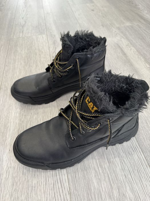 Продам зимові ботінки Caterpillar