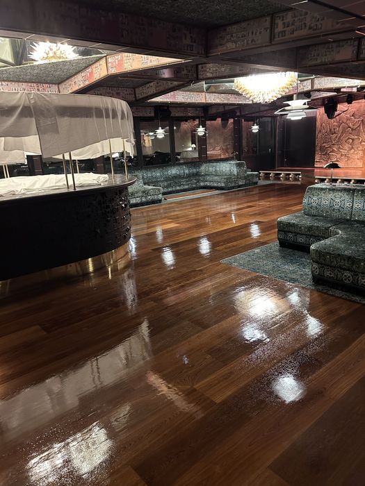 Afagamentos, envernizamentos, pinturas e lacagens de portas