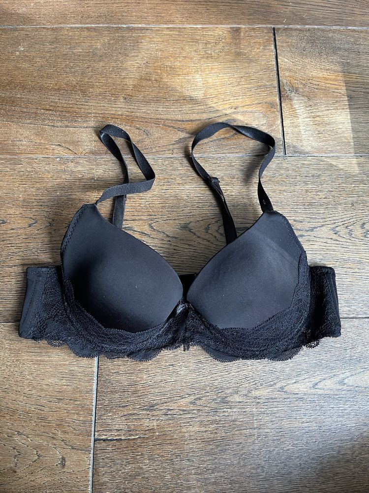 Czarny stanik 85B push up