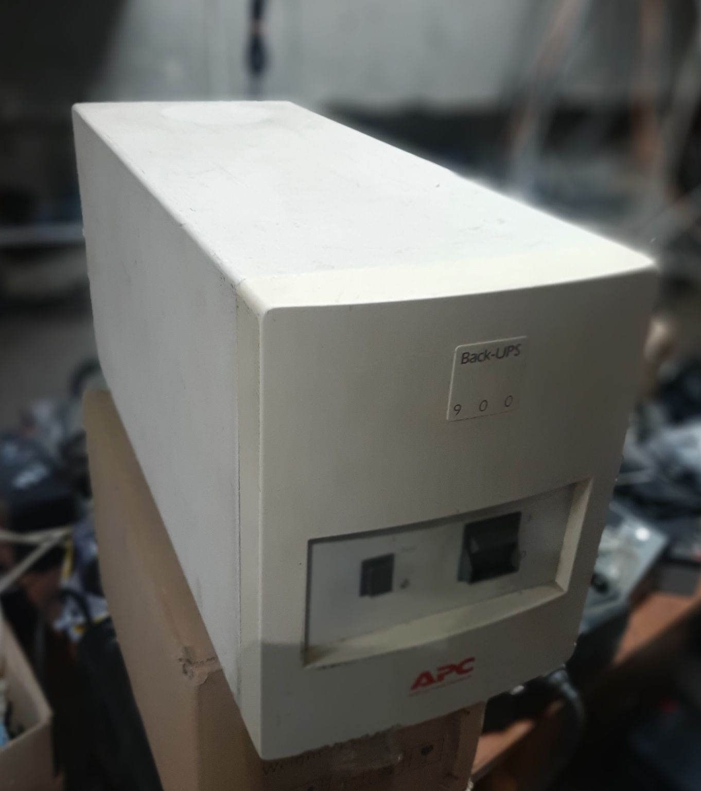 Бесперебійник 630вт APC Back-upc 900 чистий сінус 24в ББЖ ИБП