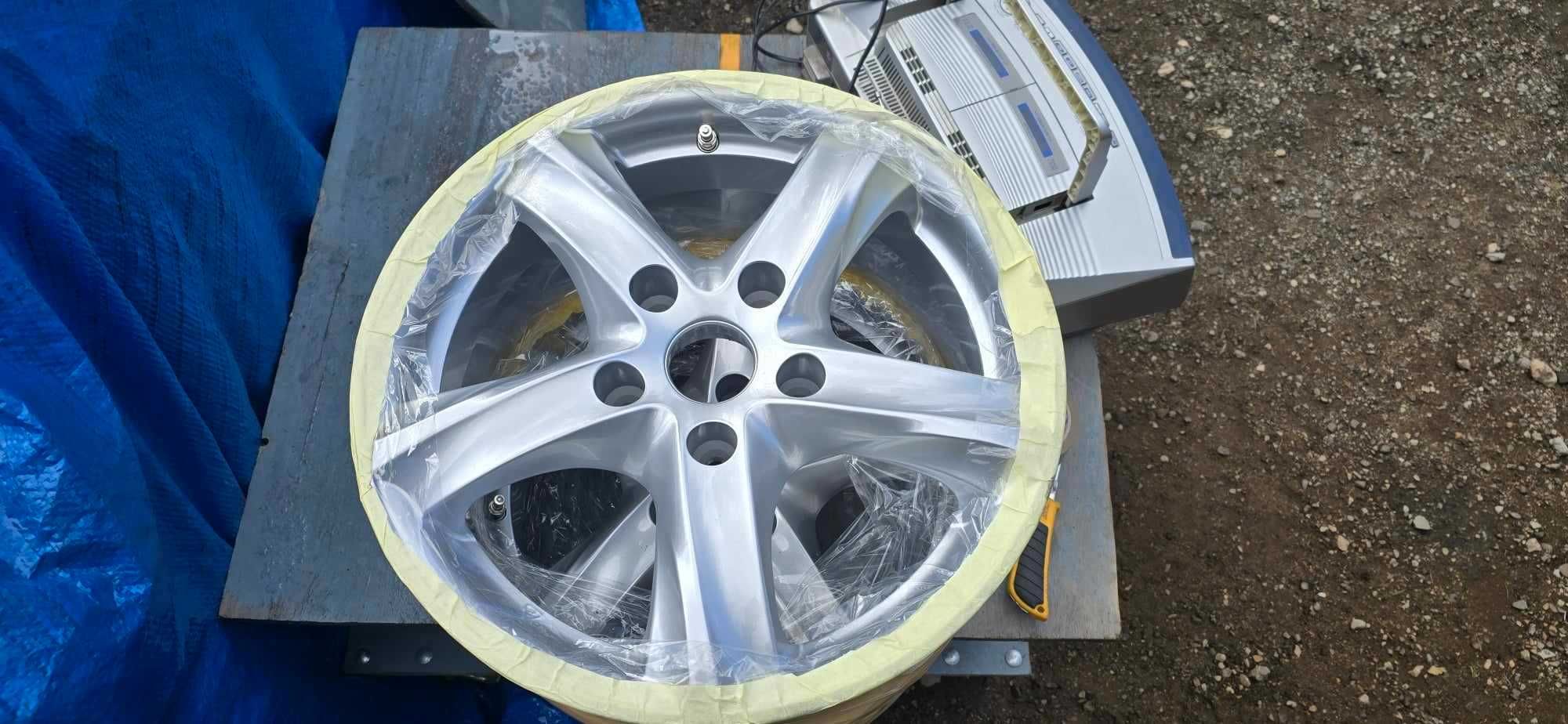 Alufelgi Trafic Vivaro 5x118  oryginalny rozstaw 16  17 Nowe opon 2023