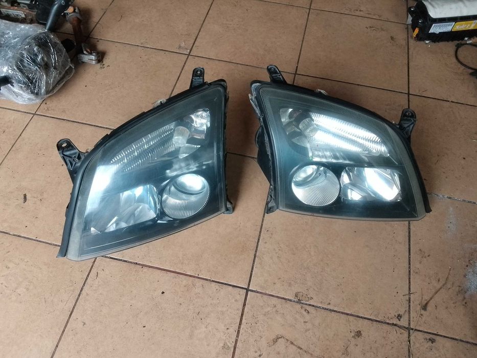OPEL VECTRA C SIGNUM  lampy przód czarne komplet