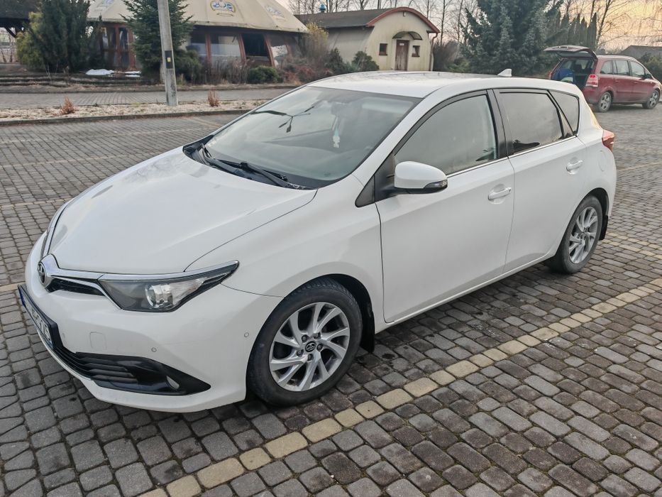 Toyota Auris 1.6 D-4D, Salon Polska