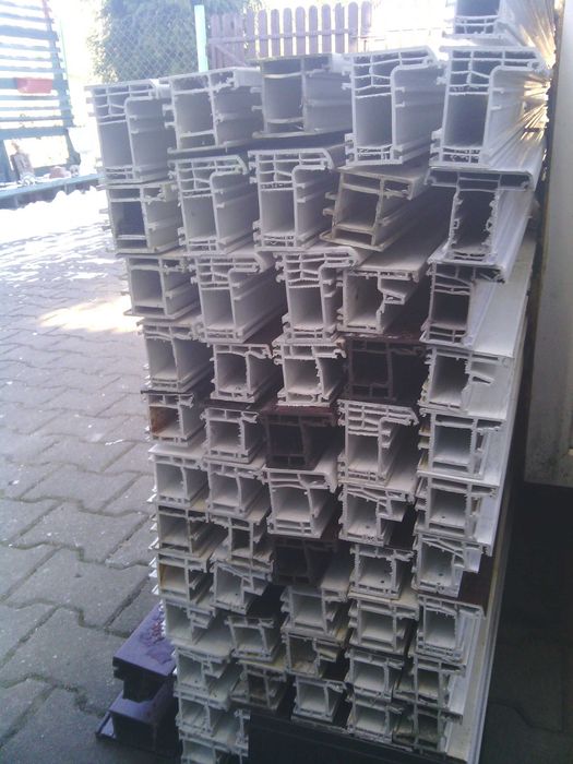 Słupki ogrodzeniowe plastikowe 160-274cm