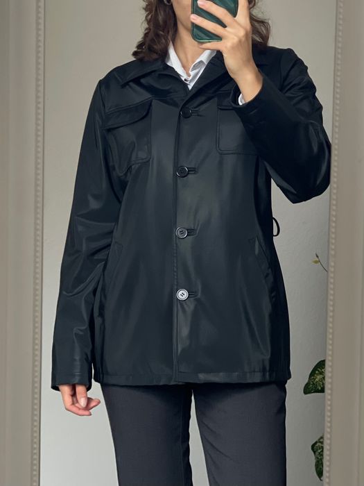 Жіночий жакет водонепроникний чорний