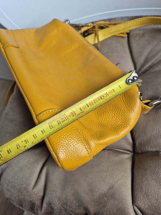 Шкіряна жіноча сумка кольору гірчиці
