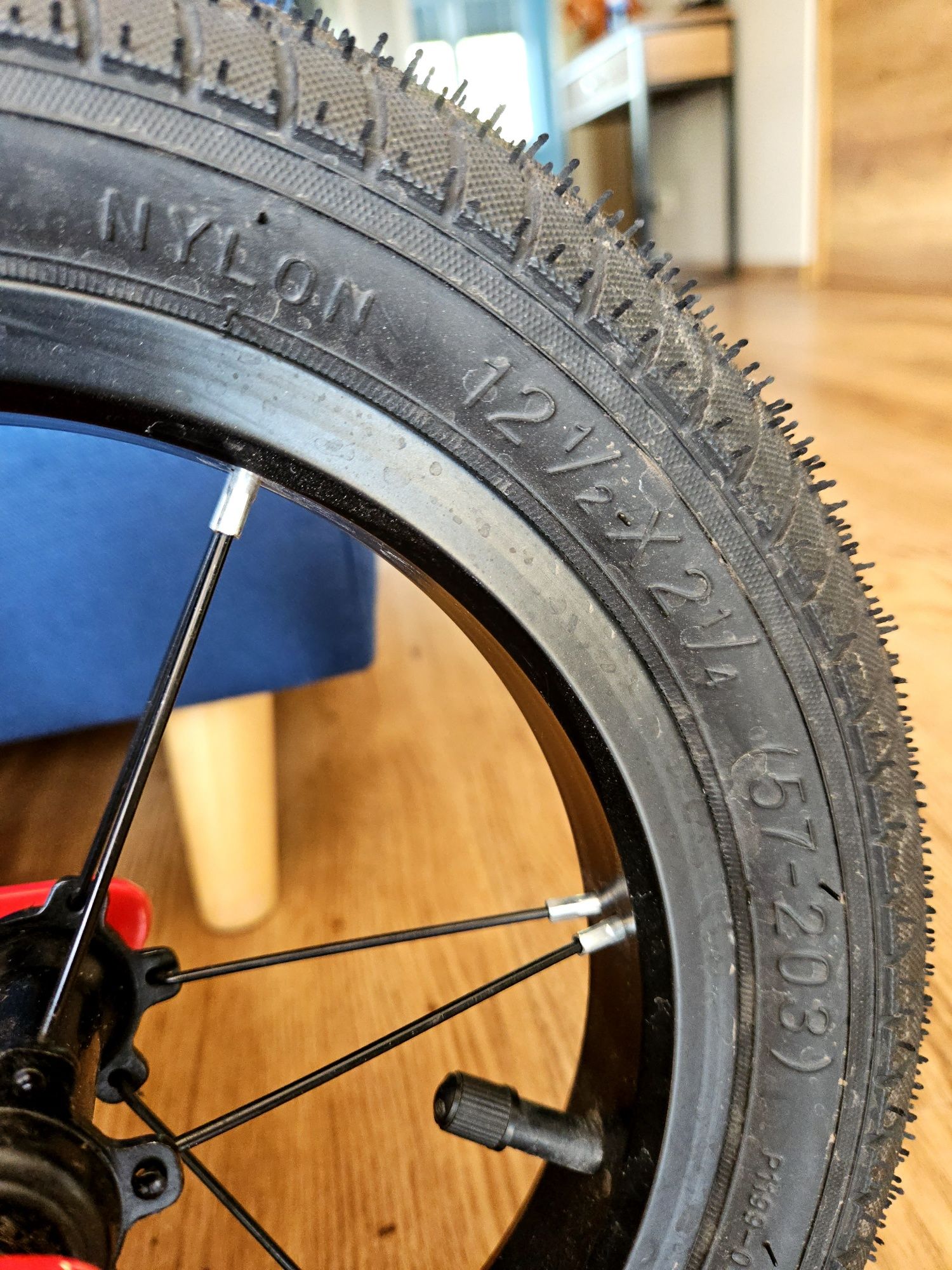 Lekki rowerek biegowy Karbon First – bardzo dobry stan!