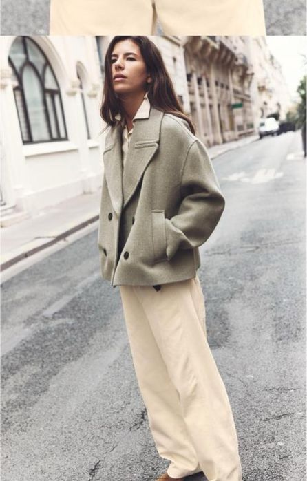 Двобортне пальто укорочене