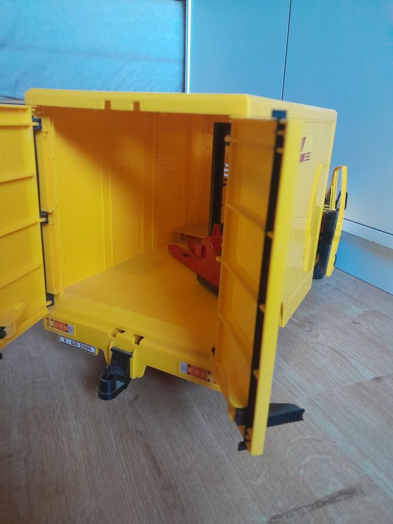 Mercedess benz sprinter DHL