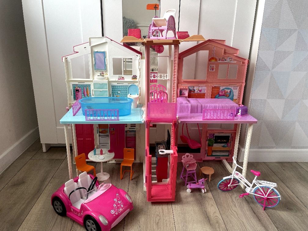 Oryginalny domek dla lalek Barbie z windą