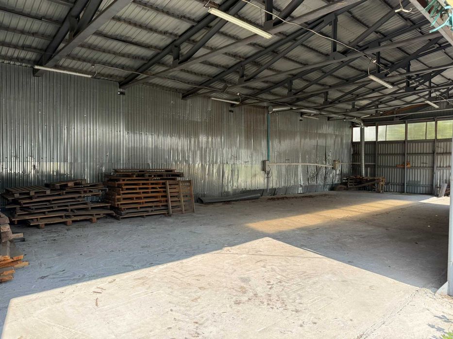 Продаж виробничого комплексу 4320 м2 та 2 га у Житомирська обл, Чуднів