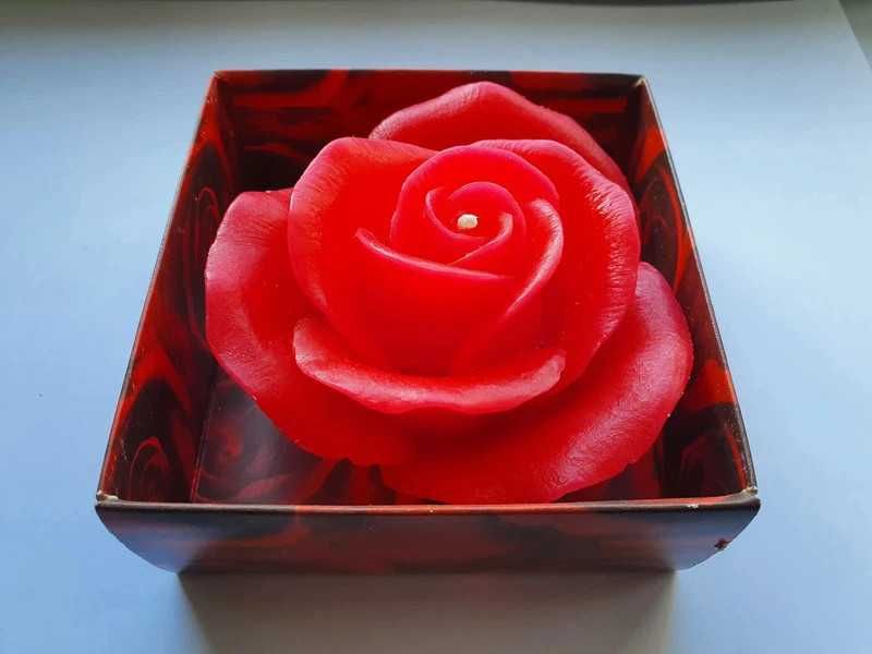 Świeczka róża, świeca czerwona kwiat kwiatek czerwony