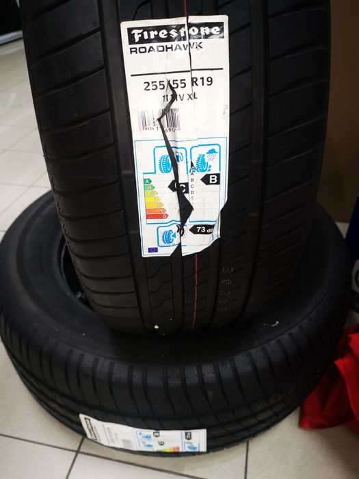 Pneu 255/55/19 Firestone novos.