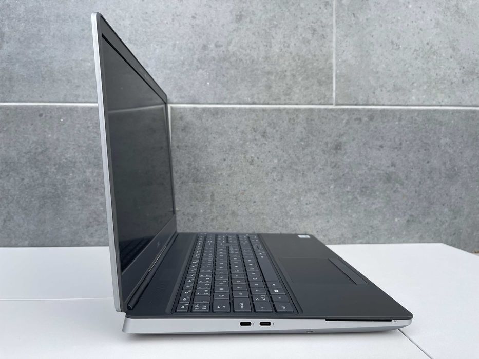 Dell Precision 7550/i7-10875H/32Gb DDR4/1Tb/15.6" IPS/RTX 5000 (16Gb)