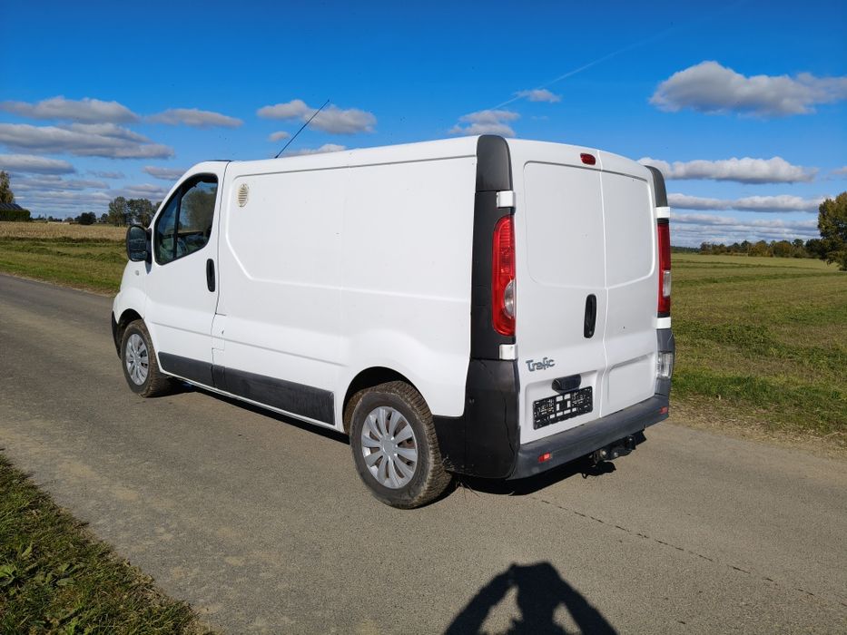 Renault Trafic 2 2012 hak świeżo sprowadzony do rejestracji