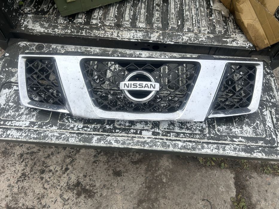 Решітка радіатора нісан навара д 40 дорест 2004-2010 nissan navara d40