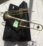 Trombone de pistões dourado em Bb