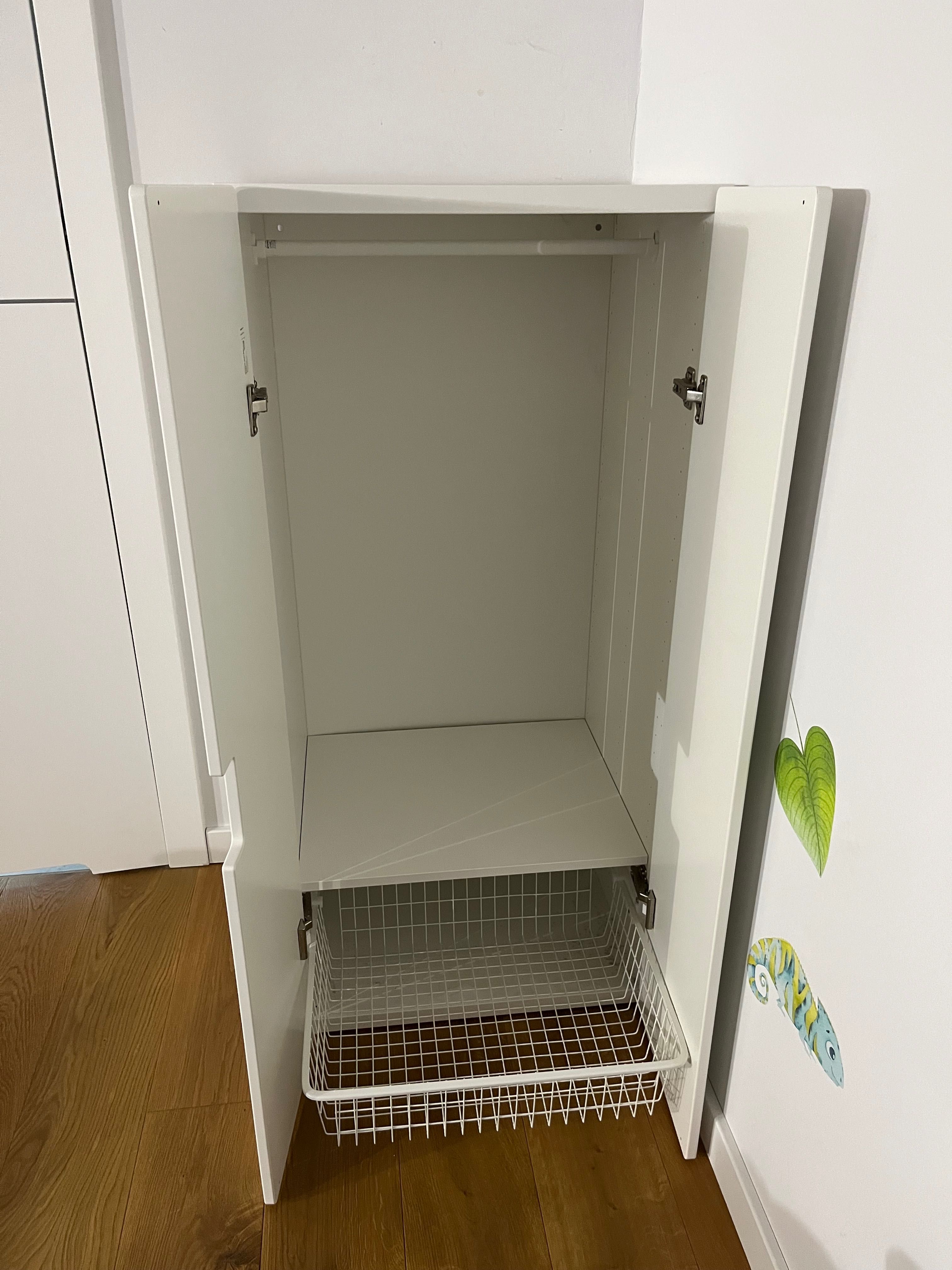 Biała szafa Ikea dla dzieci