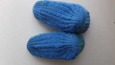 теплые вязанные носки на ребенка 2 - 3 года на стопу 14-15 см