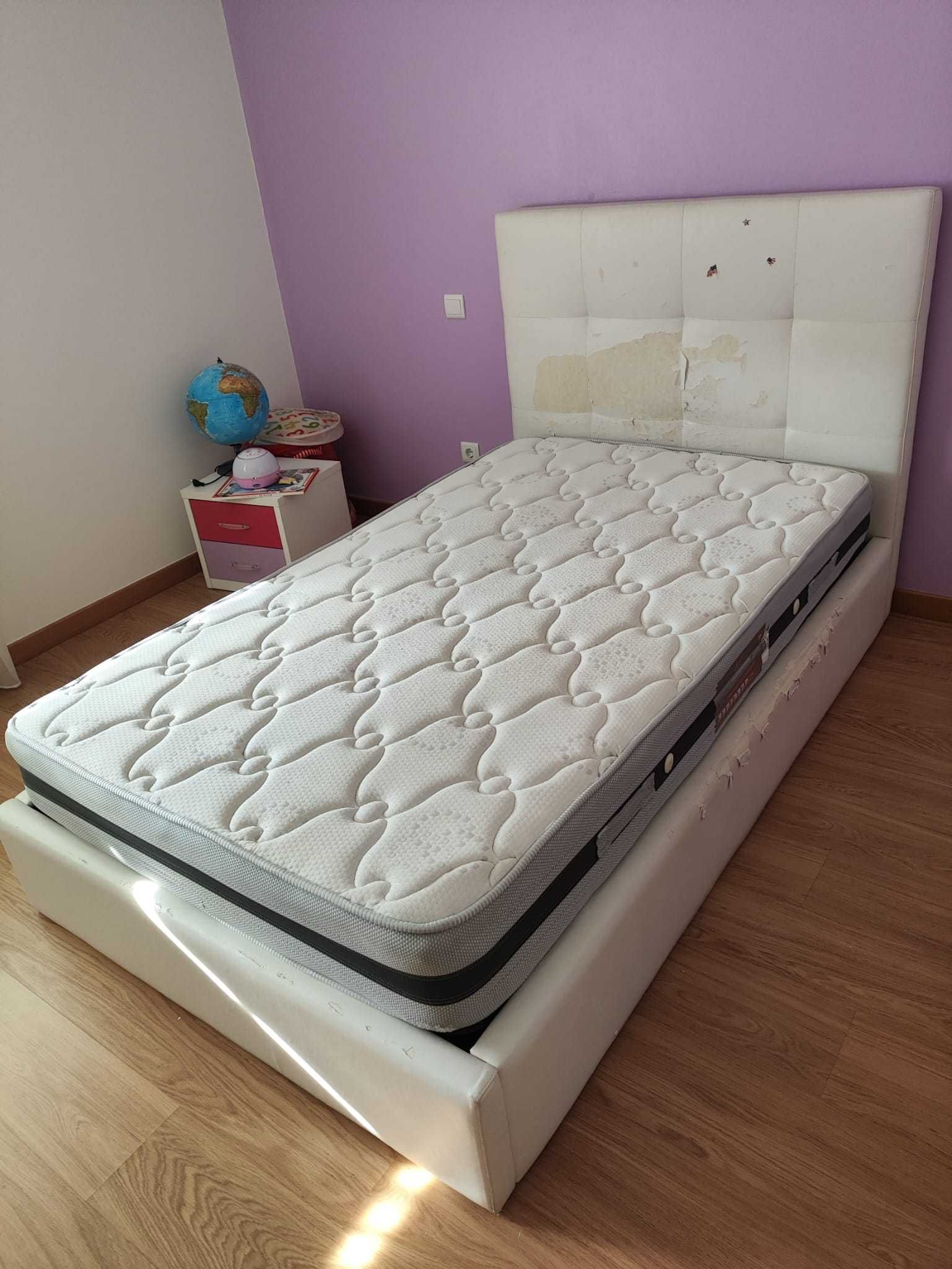 Cama Individual (pessoa e meia) com estrado, colchão e cabeceira