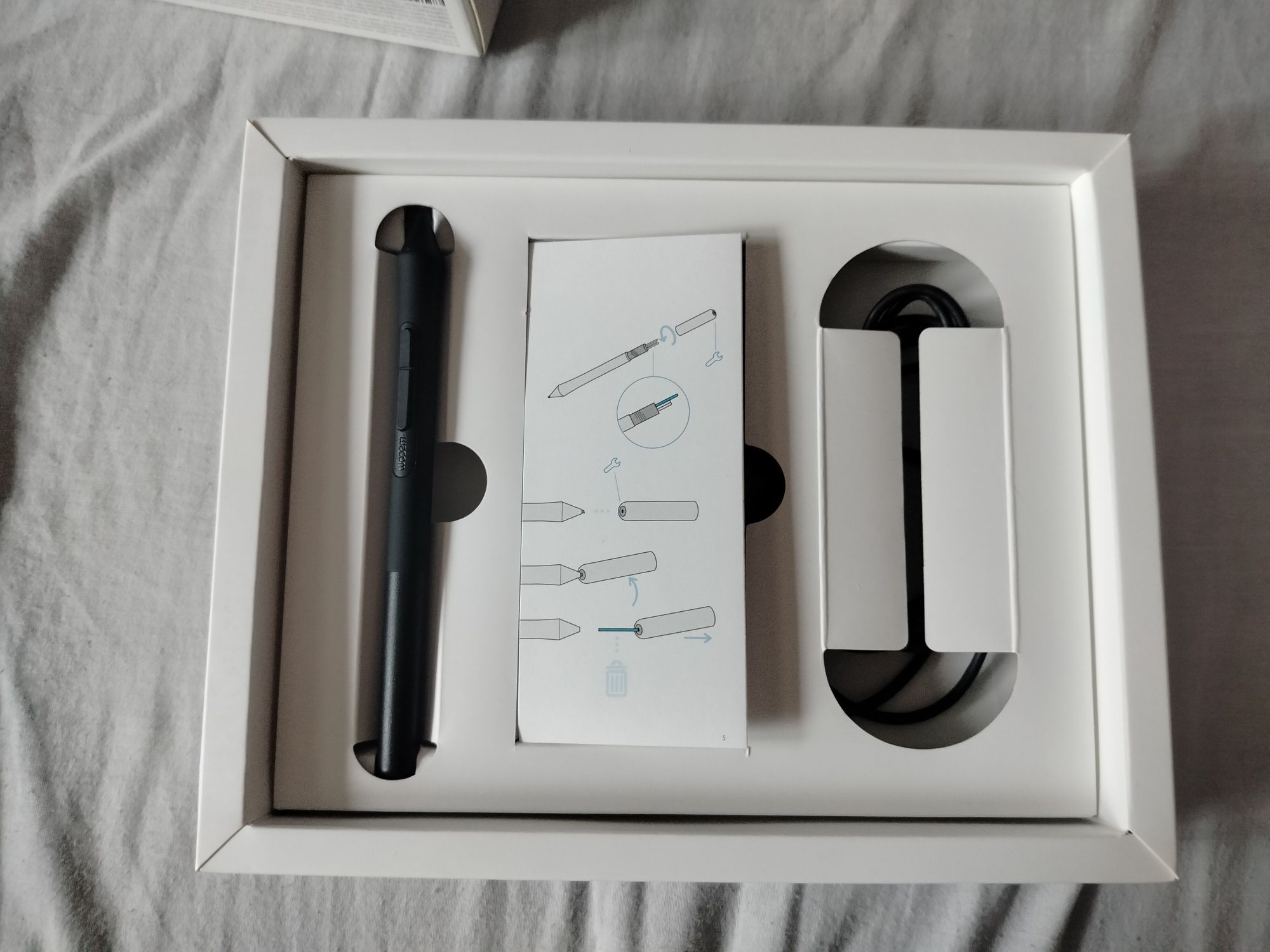 Tablet graficzny z długopisem wacom Intuos