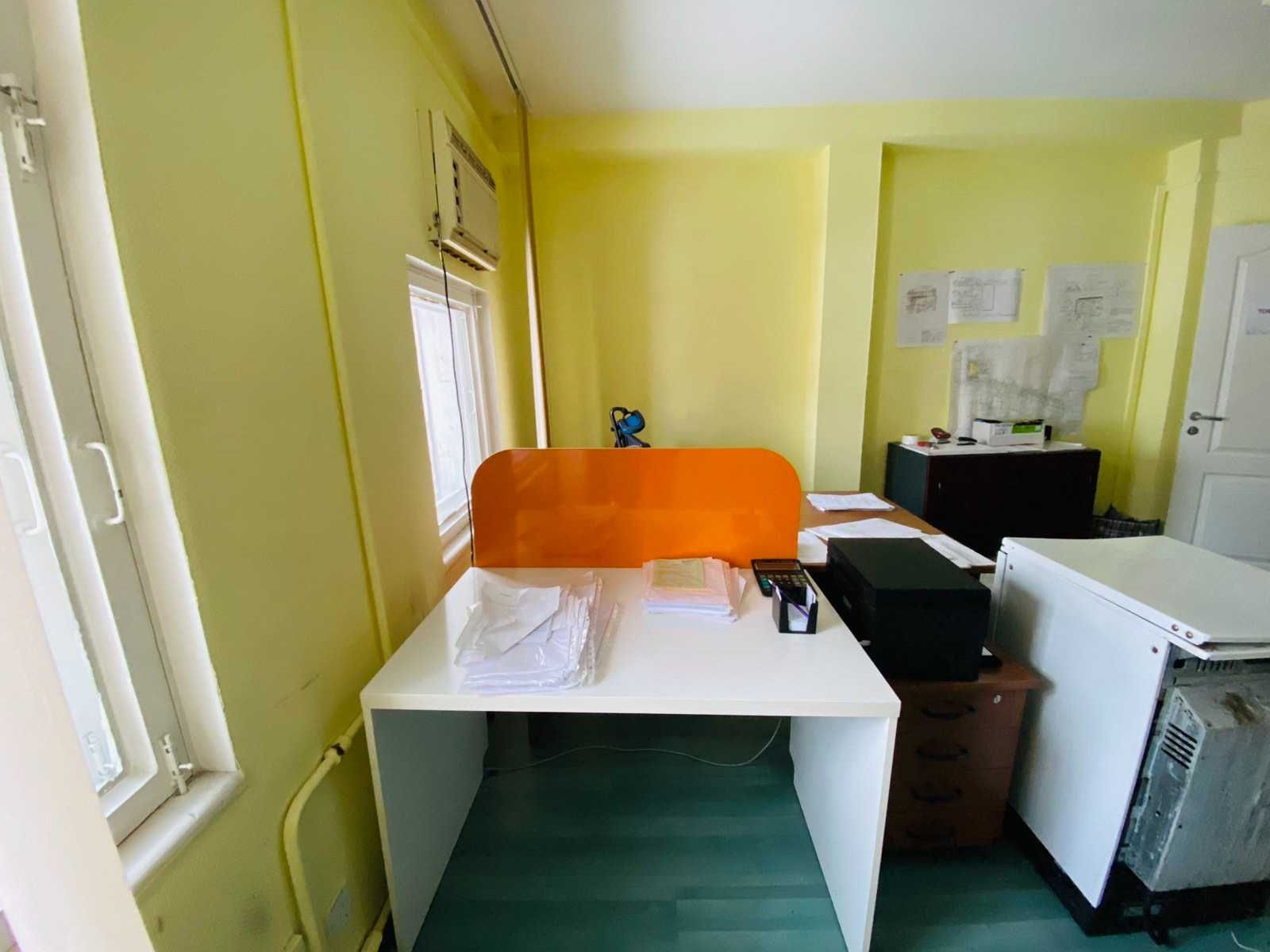 Будівля у центрі  Києва. метро Університет. 600 м.кв !