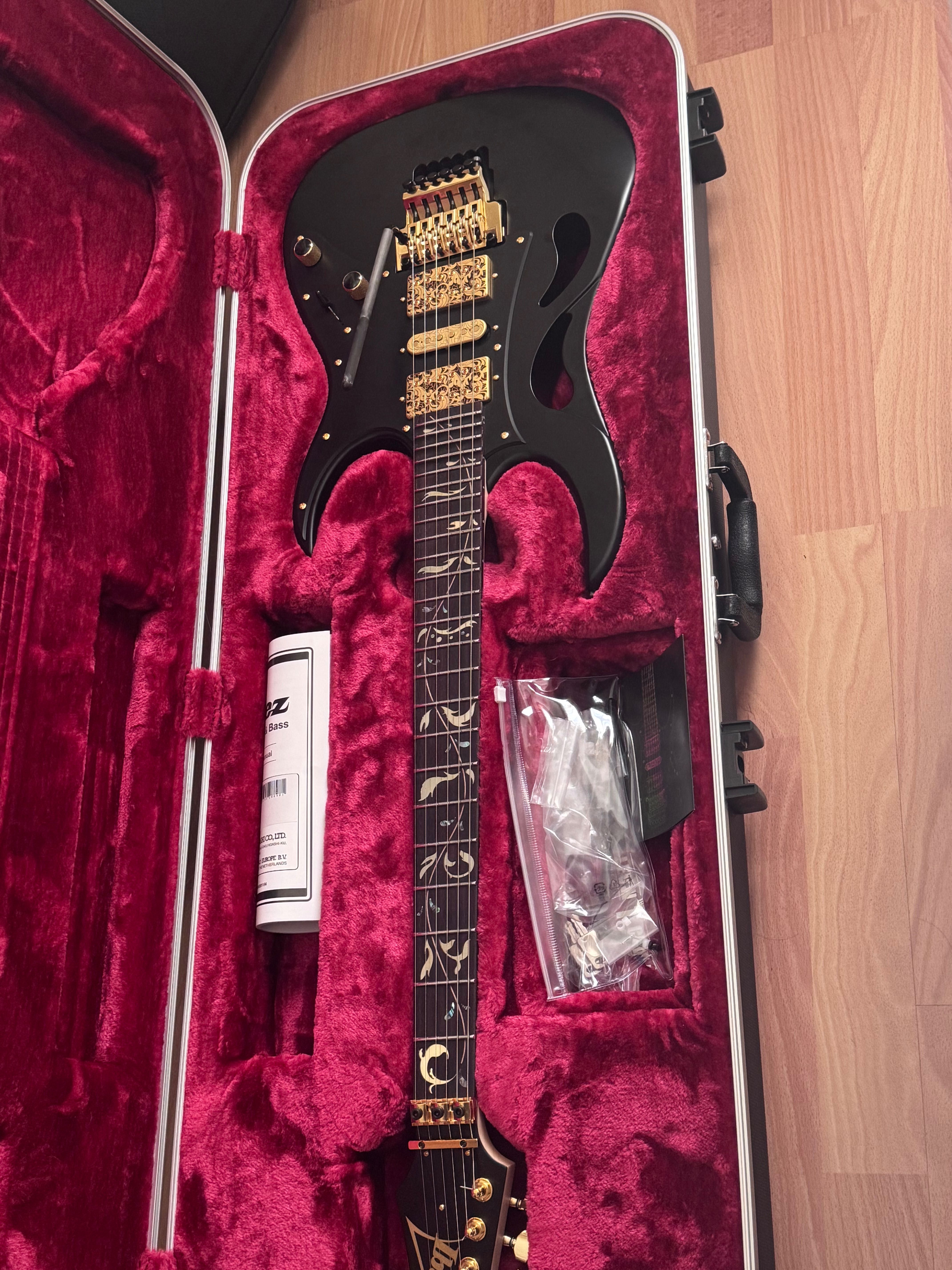 Ibanez PIA Onyx Black Steve Vai